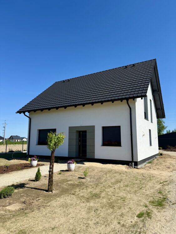 Kompleksowa budowa murowanego energooszczędnego domu jednorodzinnego do stanu deweloperskiego o pow. 127m2, okolice Oleśnicy. Projekt firmy ARCHON - Dom w Zielistkach 32