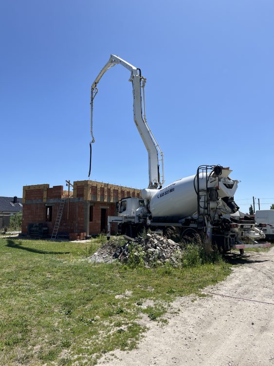 PROJEKT DOM W MALINÓWKACH 11 VER. 2 - FIRMY ARCHON - ZALANIE WIEŃCA