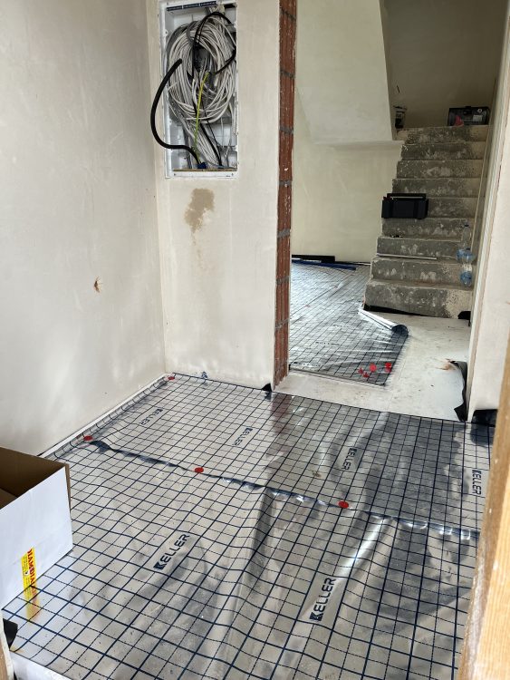 Kompleksowa budowa murowanego energooszczędnego domu jednorodzinnego do stanu deweloperskiego o pow. 89m2, okolice Namysłowa. Projekt firmy Z500 – Z210 - PRZYGOTOWANIE POD POSADZKI