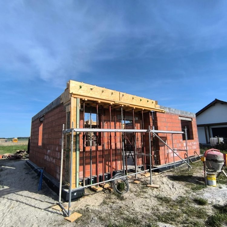 PROJEKT DOM W MALINÓWKACH 11 VER. 2 - FIRMY ARCHON - SZALOWANIE I ZBROJENIE WIEŃCA