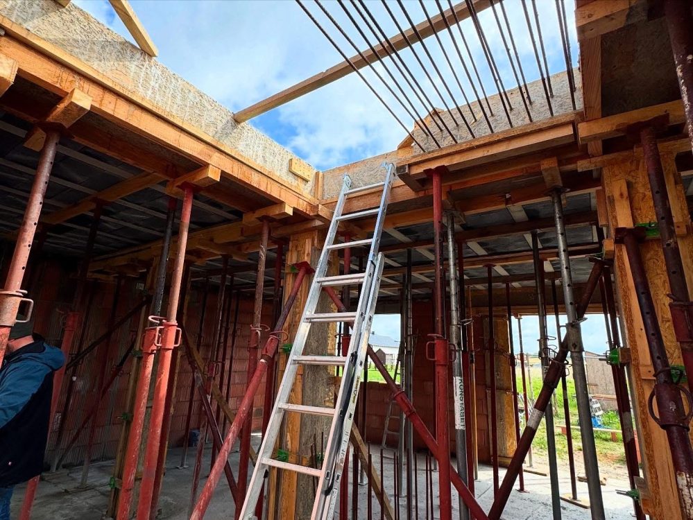 PROJEKT DOM W MALINÓWKACH 11 VER. 2 - FIRMY ARCHON - STROP ZALANY BETONEM