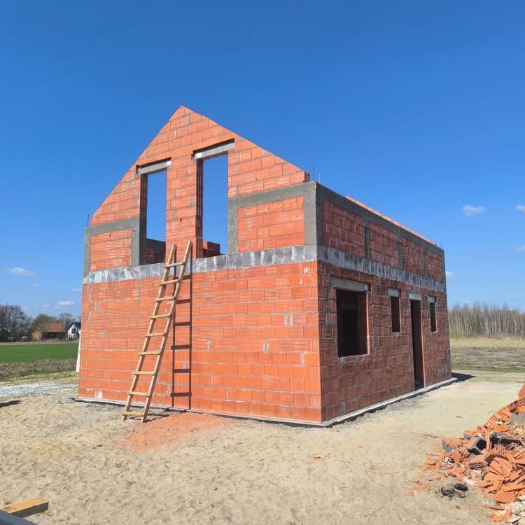 Kompleksowa budowa murowanego energooszczędnego domu jednorodzinnego do stanu deweloperskiego o pow. 89m2, okolice Namysłowa. Projekt firmy Z500 – Z210 - PRACE MUROWE ZAKOŃCZONE
