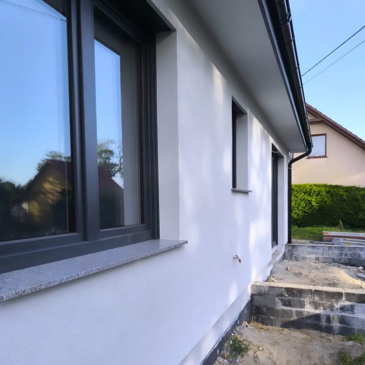 Kompleksowa budowa murowanego energooszczędnego domu jednorodzinnego 69 m², okolice Namysłowa.  Projekt firmy Z500: Z12