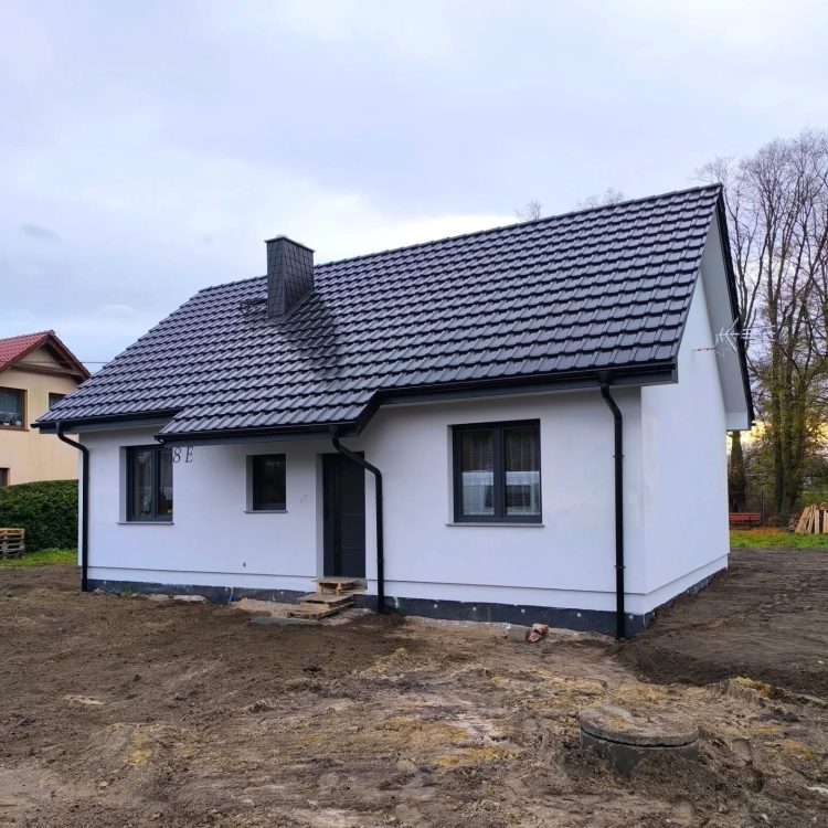 Kompleksowa budowa murowanego energooszczędnego domu jednorodzinnego 69 m², okolice Namysłowa.  Projekt firmy Z500: Z12