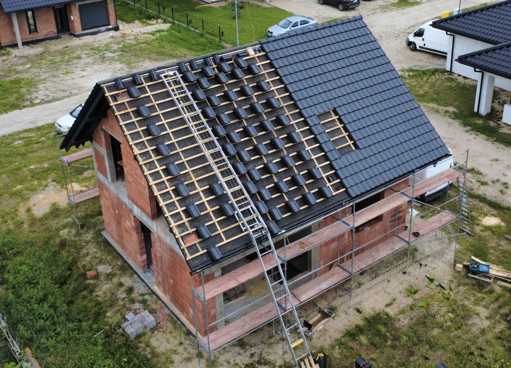 PROJEKT DOM W MALINÓWKACH 11 VER. 2 - FIRMY ARCHON - MONTAŻ POKRYCIA DACHOWEGO