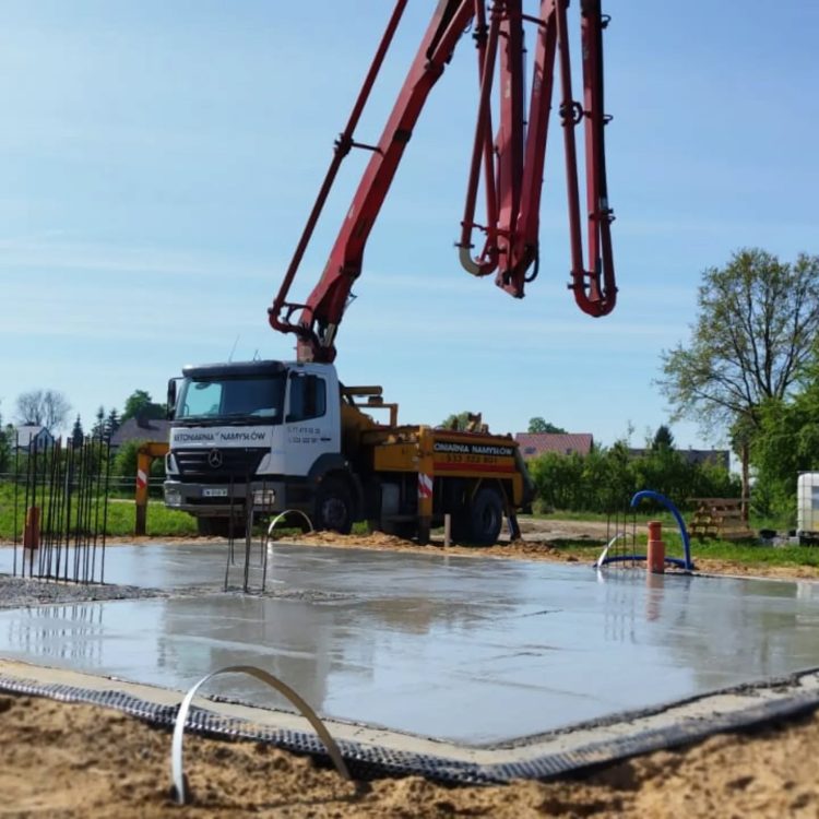 Kompleksowa budowa murowanego energooszczędnego domu jednorodzinnego do stanu deweloperskiego o pow. 127 m2, okolice Oleśnicy. Projekt firmy Archon: Dom w Zielistkach 32