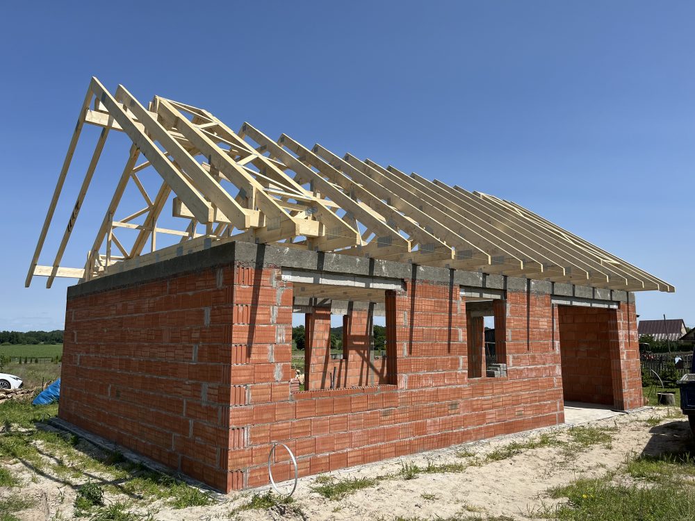 Kompleksowa budowa murowanego energooszczędnego domu jednorodzinnego do stanu deweloperskiego o pow. 85 m2, okolice Namysłowa. Projekt firmy Z500 – Z735