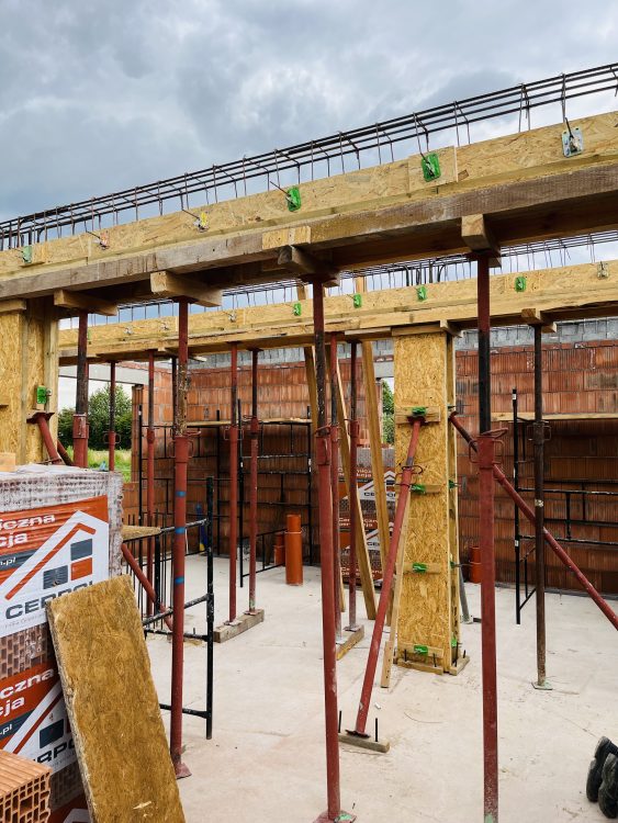 Kompleksowa budowa murowanego energooszczędnego domu jednorodzinnego do stanu deweloperskiego o pow. 127 m2, okolice Oleśnicy. Projekt firmy Archon: Dom w Zielistkach 32