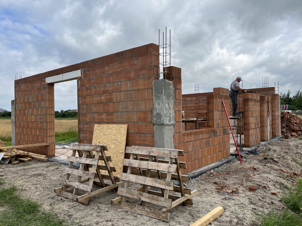 Kompleksowa budowa murowanego energooszczędnego domu jednorodzinnego 80 m², Namysłów.  Projekt Archon: Dom w Kruszczykach 10 (A)