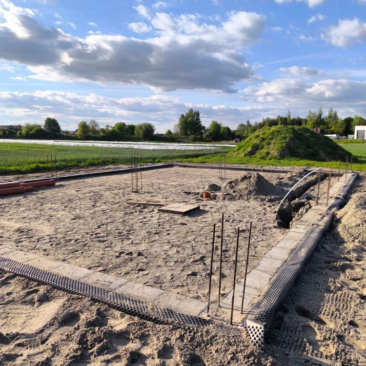 Kompleksowa budowa murowanego energooszczędnego domu jednorodzinnego 80 m², Namysłów.  Projekt Archon: Dom w Kruszczykach 10 (A)