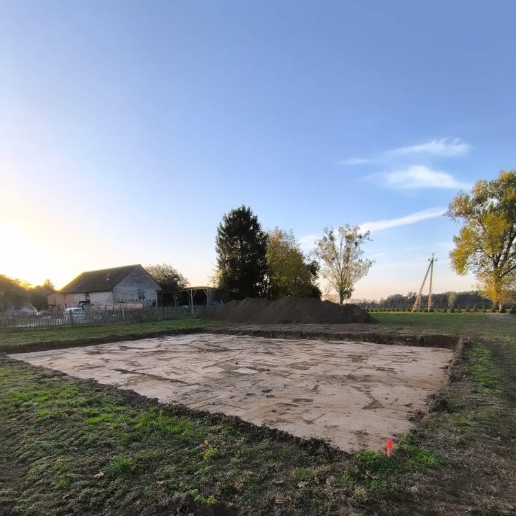 Kompleksowa budowa murowanego energooszczędnego domu jednorodzinnego do stanu deweloperskiego o pow. 85 m2, okolice Namysłowa. Projekt firmy Z500 – Z735