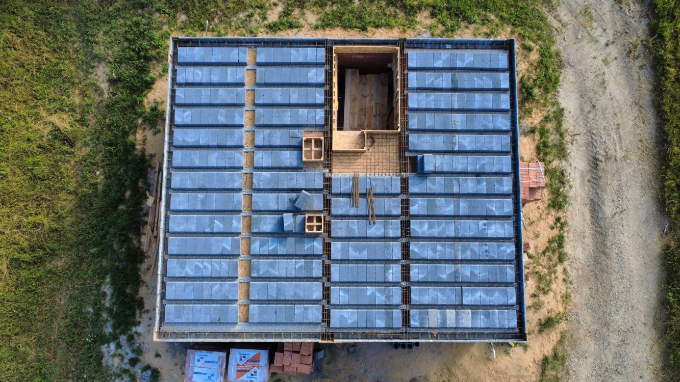 Kompleksowa budowa murowanego energooszczędnego domu jednorodzinnego do stanu deweloperskiego o pow. 127 m2, okolice Oleśnicy. Projekt firmy Archon: Dom w Zielistkach 32