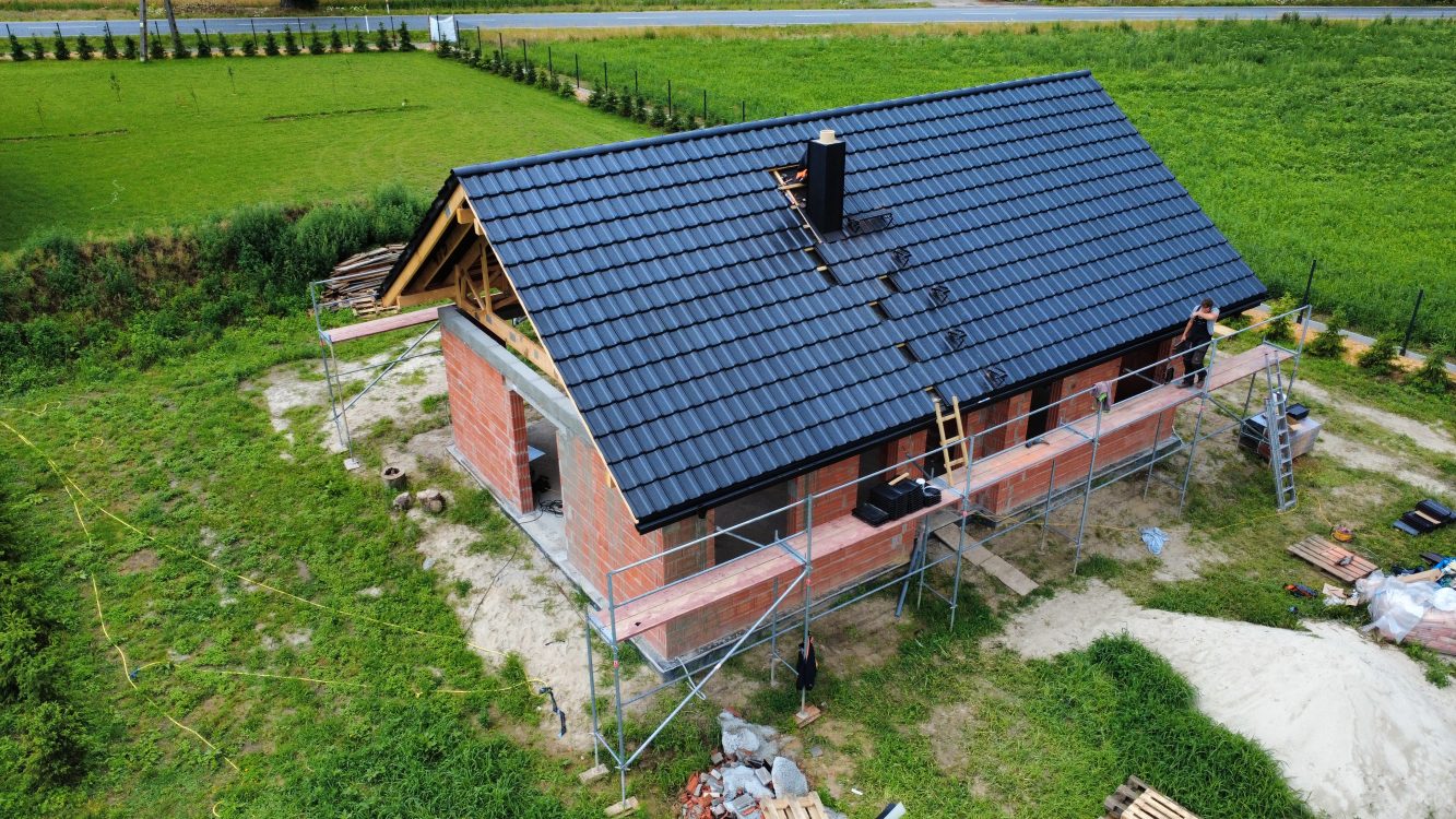 Kompleksowa budowa murowanego energooszczędnego domu jednorodzinnego do stanu deweloperskiego o pow. 85 m2, okolice Namysłowa. Projekt firmy Z500 – Z735