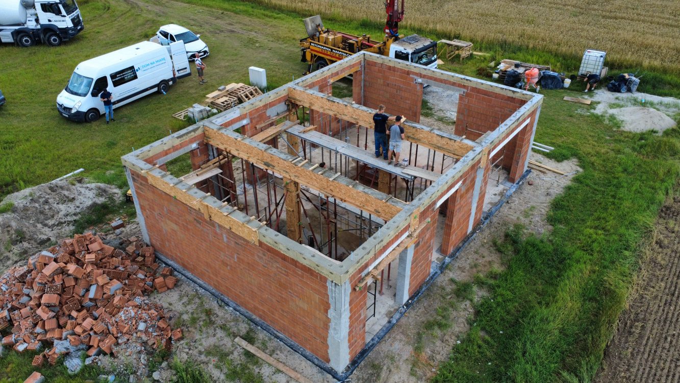 Kompleksowa budowa murowanego energooszczędnego domu jednorodzinnego 80 m², Namysłów.  Projekt Archon: Dom w Kruszczykach 10 (A)