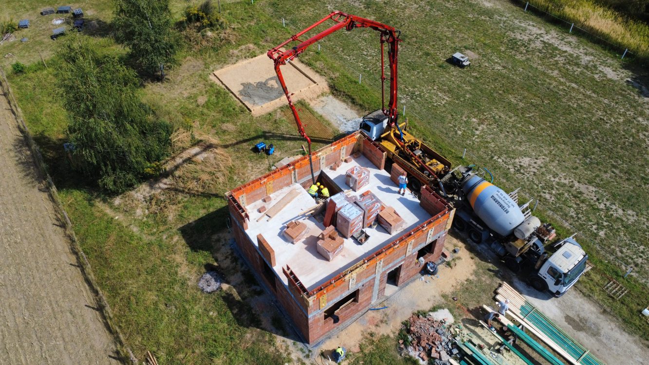Kompleksowa budowa murowanego energooszczędnego domu jednorodzinnego do stanu deweloperskiego o pow. 127 m2, okolice Oleśnicy. Projekt firmy Archon: Dom w Zielistkach 32