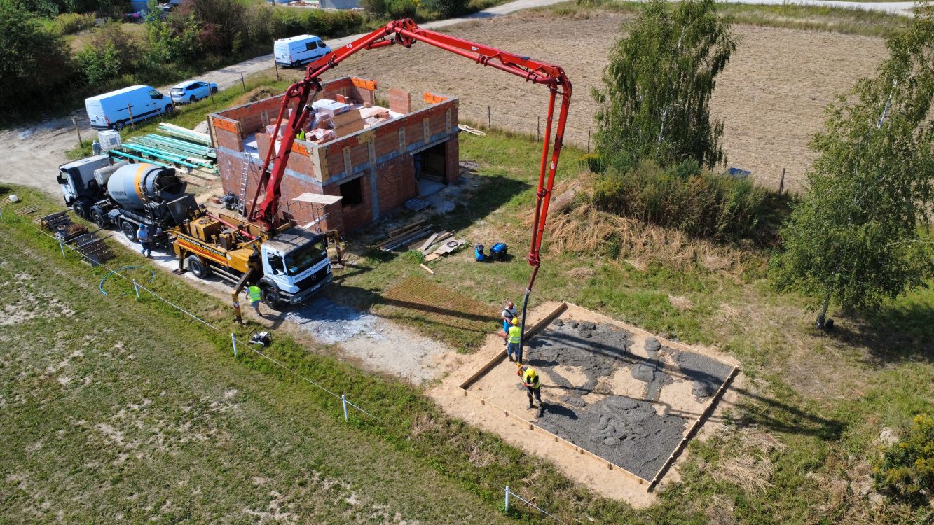 Kompleksowa budowa murowanego energooszczędnego domu jednorodzinnego do stanu deweloperskiego o pow. 127 m2, okolice Oleśnicy. Projekt firmy Archon: Dom w Zielistkach 32