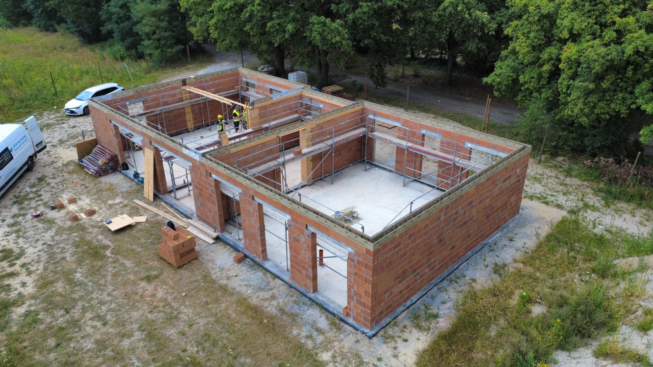 Kompleksowa budowa murowanego energooszczędnego domu jednorodzinnego do stanu deweloperskiego o pow. 184 m2, gmina Namysłów. Projekt indywidualny