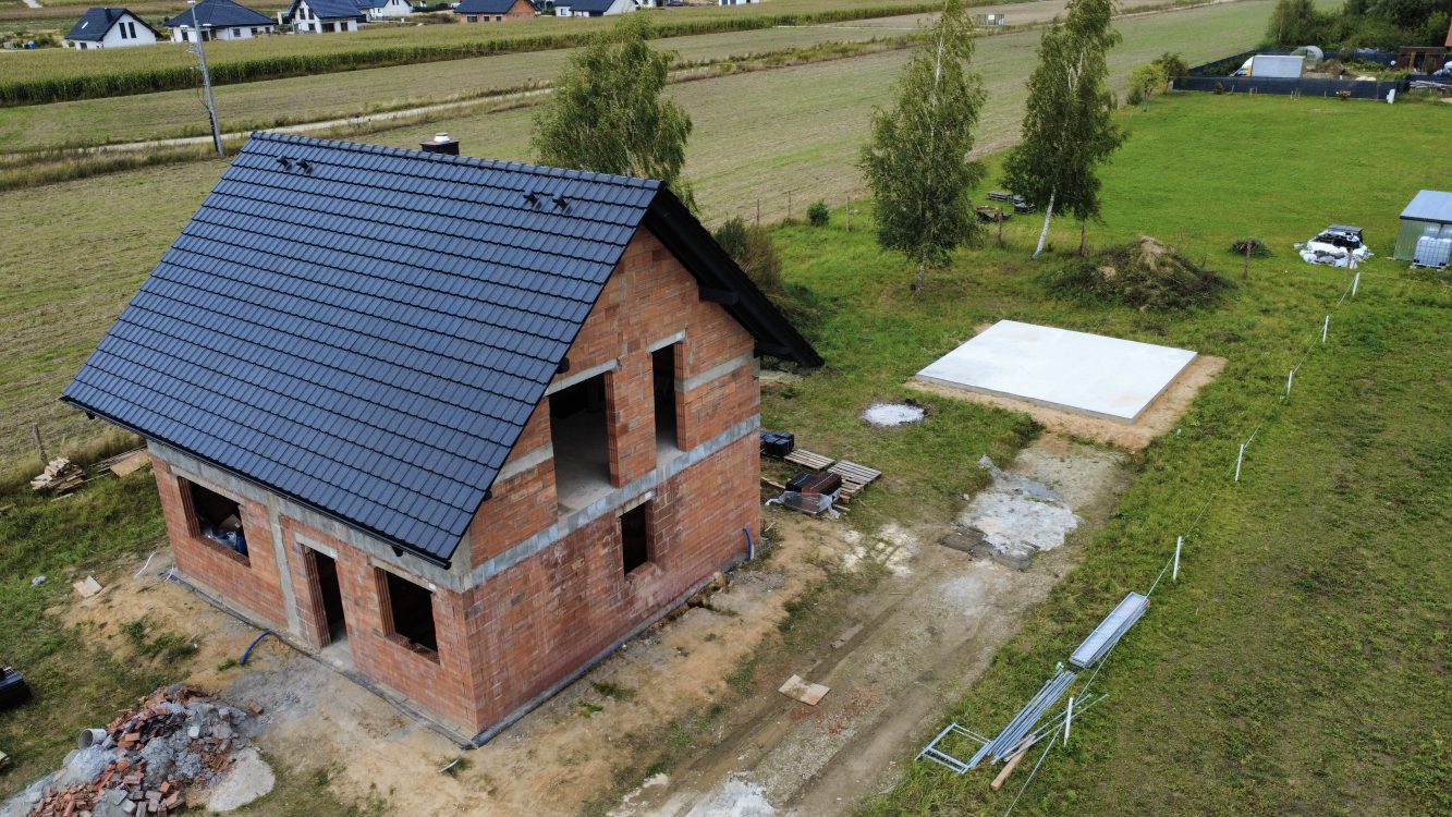 Kompleksowa budowa murowanego energooszczędnego domu jednorodzinnego do stanu deweloperskiego o pow. 127m2, okolice Oleśnicy. Projekt firmy ARCHON - Dom w Zielistkach 32