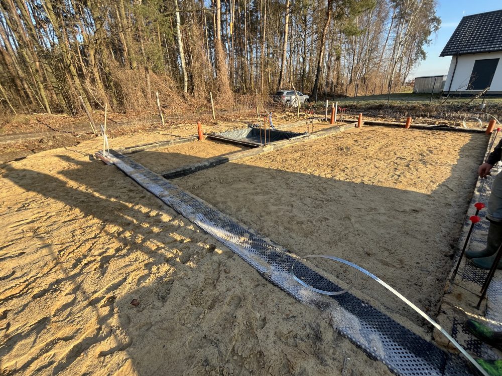 Kompleksowa budowa murowanego energooszczędnego domu jednorodzinnego do stanu surowego zamkniętego 118 m2, Namysłów. Projekt firmy Archon: Dom w Malinówkach 11 ver.2 9 Kompleksowa budowa murowanego energooszczędnego domu jednorodzinnego do stanu surowego zamkniętego 118 m2, Namysłów. Projekt firmy Archon: Dom w Malinówkach 11 ver.2