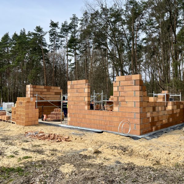 Kompleksowa budowa murowanego energooszczędnego domu jednorodzinnego do stanu surowego zamkniętego 118 m2, Namysłów. Projekt firmy Archon: Dom w Malinówkach 11 ver.2