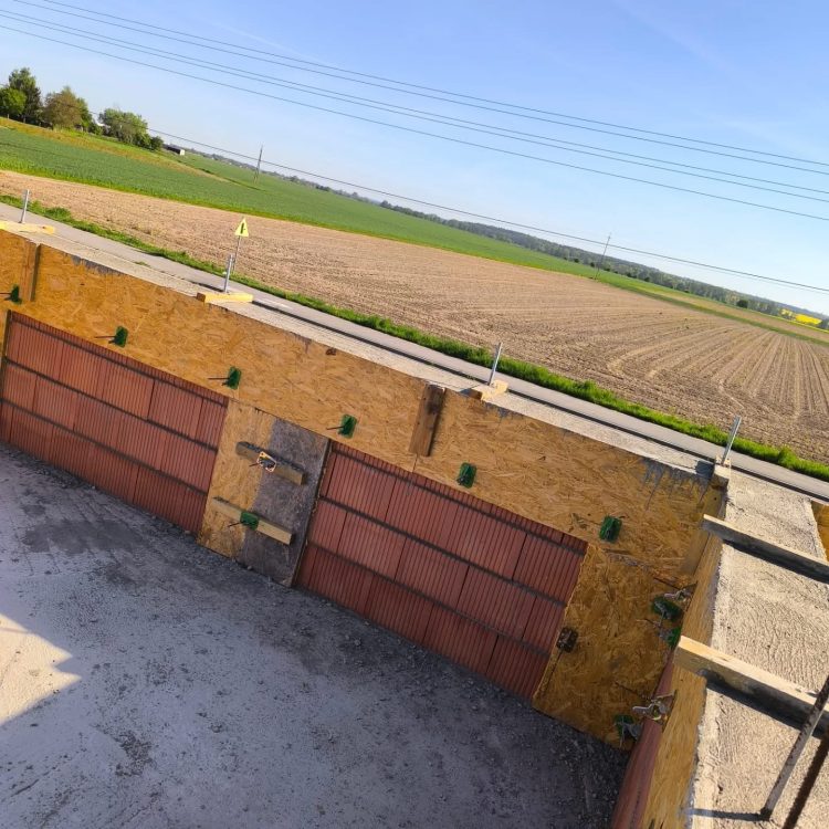 Kompleksowa budowa murowanego energooszczędnego domu jednorodzinnego 119 m2, gmina Wilków. Projekt firmy LELO DESIGN: Jaskółka 3