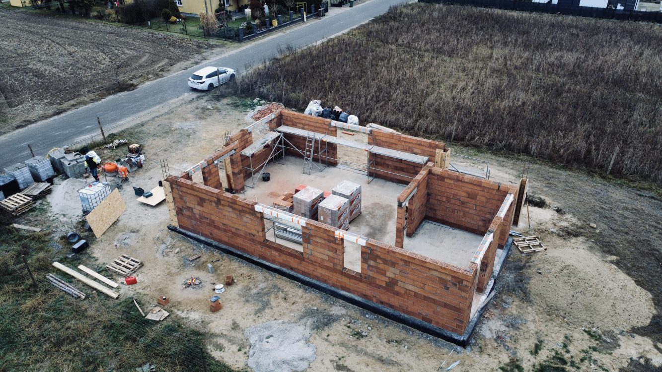 Kompleksowa budowa murowanego energooszczędnego domu jednorodzinnego 167 m2, okolice Namysłowa. Projekt indywidualny