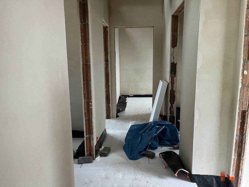 Kompleksowa budowa murowanego energooszczędnego domu jednorodzinnego do stanu deweloperskiego o pow. 85 m2, okolice Namysłowa. Projekt firmy Z500 – Z735