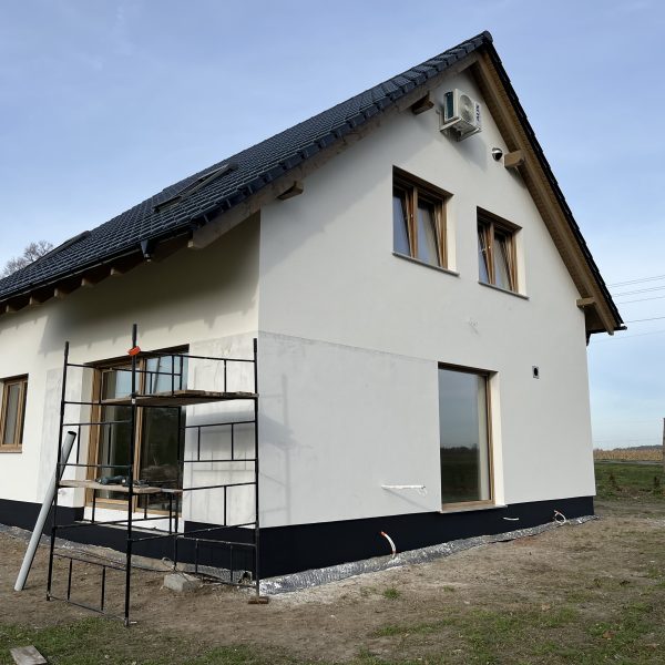 Kompleksowa budowa murowanego energooszczędnego domu jednorodzinnego 119 m2, gmina Wilków. Projekt firmy LELO DESIGN: Jaskółka 3