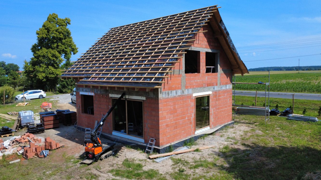 Kompleksowa budowa murowanego energooszczędnego domu jednorodzinnego 119 m2, gmina Wilków. Projekt firmy LELO DESIGN: Jaskółka 3