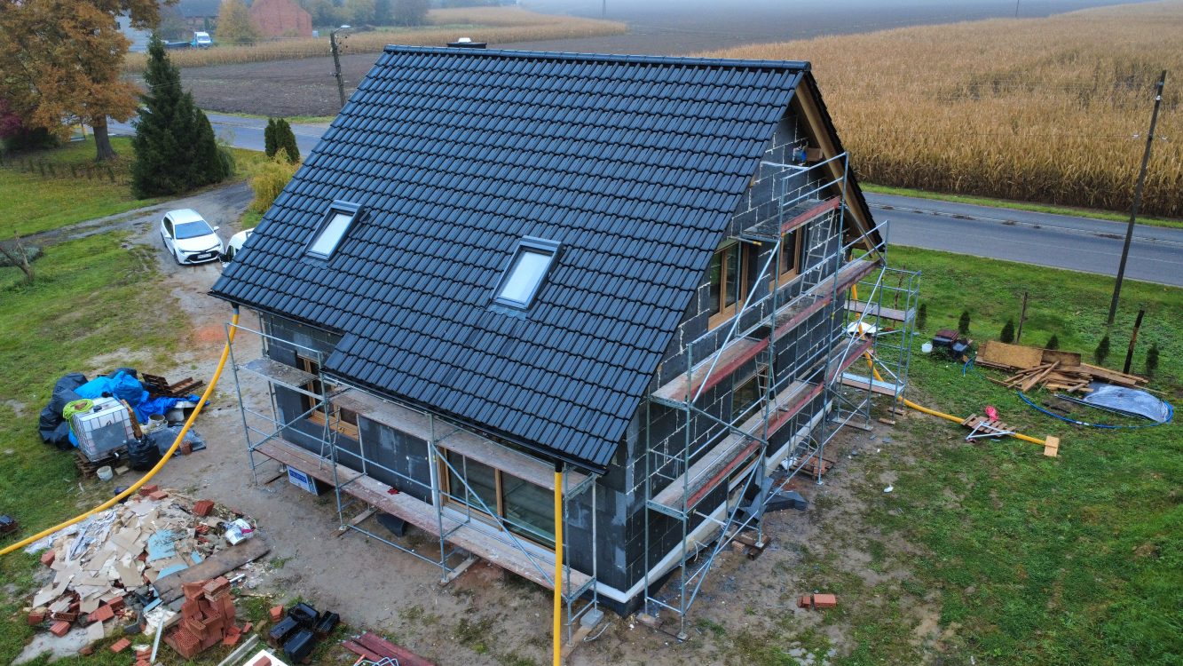 Kompleksowa budowa murowanego energooszczędnego domu jednorodzinnego 119 m2, gmina Wilków. Projekt firmy LELO DESIGN: Jaskółka 3