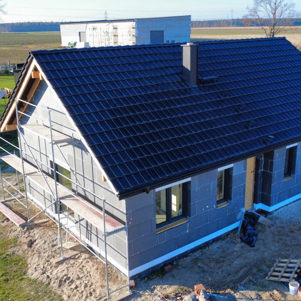 Kompleksowa budowa murowanego energooszczędnego domu jednorodzinnego do stanu deweloperskiego o pow. 85 m2, okolice Namysłowa. Projekt firmy Z500 – Z735