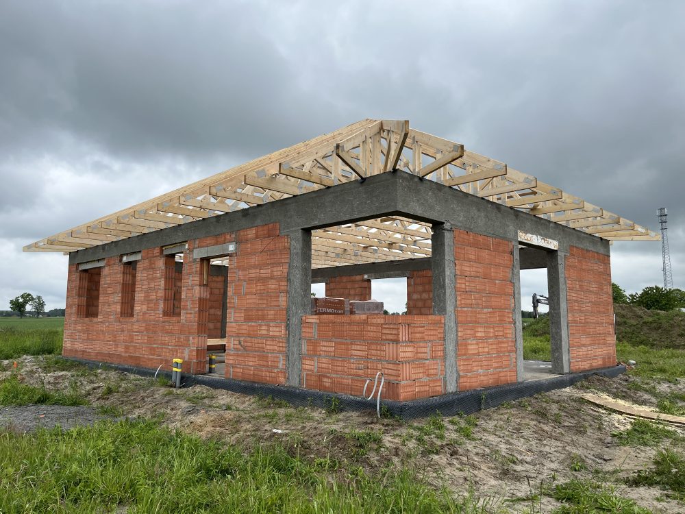 Kompleksowa budowa murowanego energooszczędnego domu jednorodzinnego do stanu deweloperskiego o pow. 92 m2, okolice Kępna. Projekt firmy Archon: Dom w Kruszczykach 14