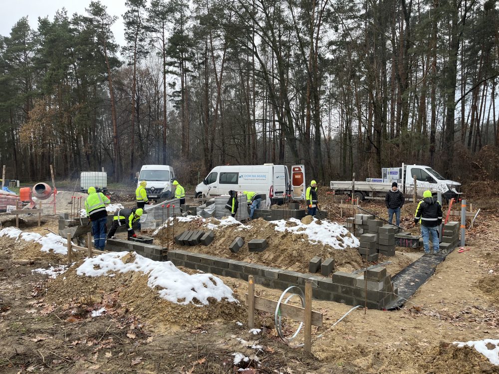 Kompleksowa budowa murowanego energooszczędnego domu jednorodzinnego do stanu surowego zamkniętego 118 m2, Namysłów. Projekt firmy Archon: Dom w Malinówkach 11 ver.2