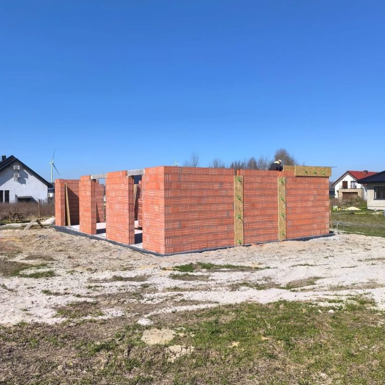 Kompleksowa budowa murowanego energooszczędnego domu jednorodzinnego do stanu deweloperskiego o pow. 92 m2, okolice Kępna. Projekt firmy Archon: Dom w Kruszczykach 14