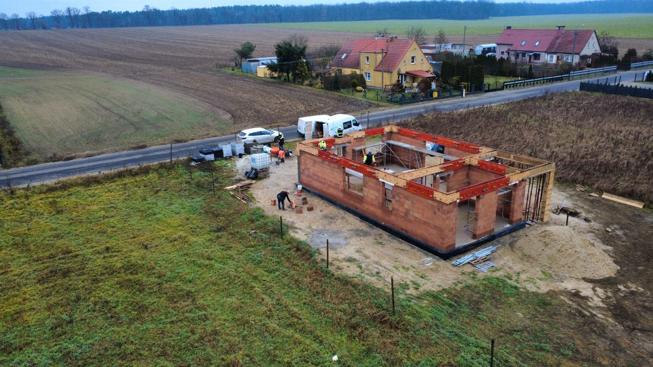 Kompleksowa budowa murowanego energooszczędnego domu jednorodzinnego 167 m2, okolice Namysłowa. Projekt indywidualny