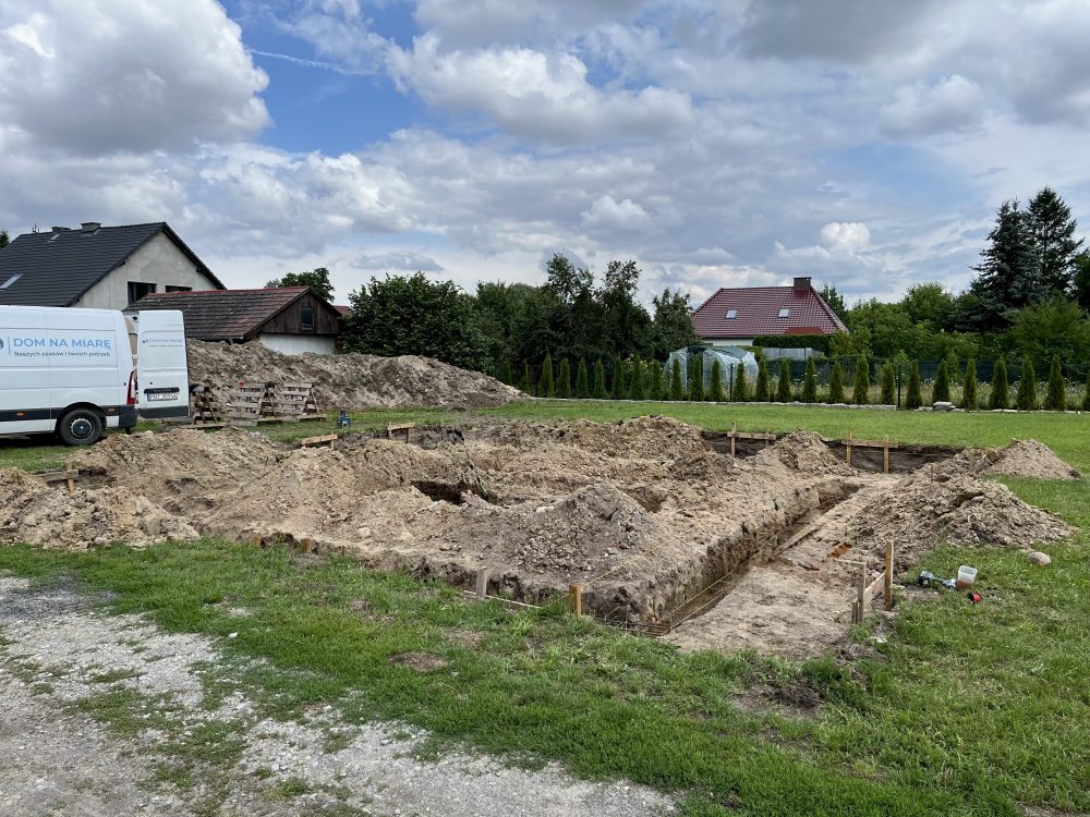 Kompleksowa budowa murowanego energooszczędnego domu jednorodzinnego do stanu surowego zamkniętego 90 m2, Namysłów. Projekt firmy Archon: Dom w Kronselkach 4 Kompleksowa budowa murowanego energooszczędnego domu jednorodzinnego do stanu surowego zamkniętego 90 m2, Namysłów. Projekt firmy Archon: Dom w Kronselkach
