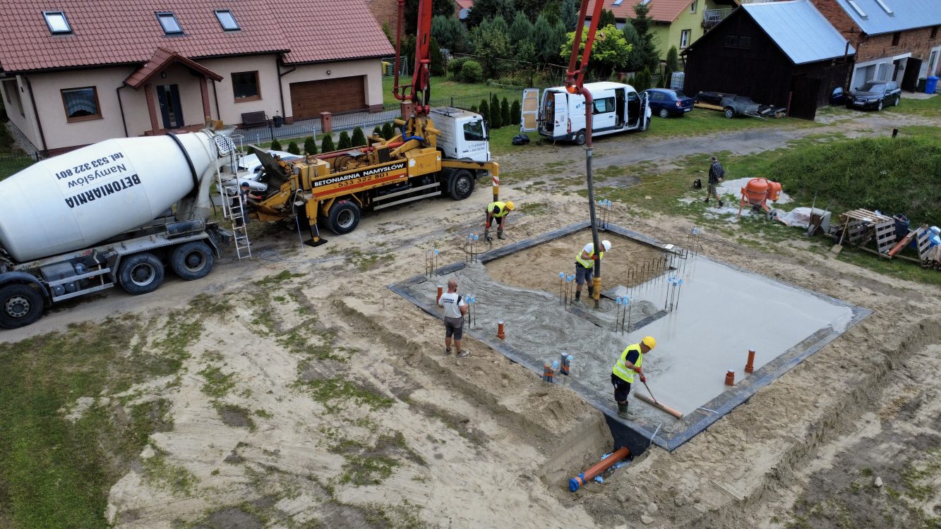 Kompleksowa budowa murowanego energooszczędnego domu jednorodzinnego do stanu surowego zamkniętego 90 m2, Namysłów. Projekt firmy Archon: Dom w Kronselkach 9 Kompleksowa budowa murowanego energooszczędnego domu jednorodzinnego do stanu surowego zamkniętego 90 m2, Namysłów. Projekt firmy Archon: Dom w Kronselkach