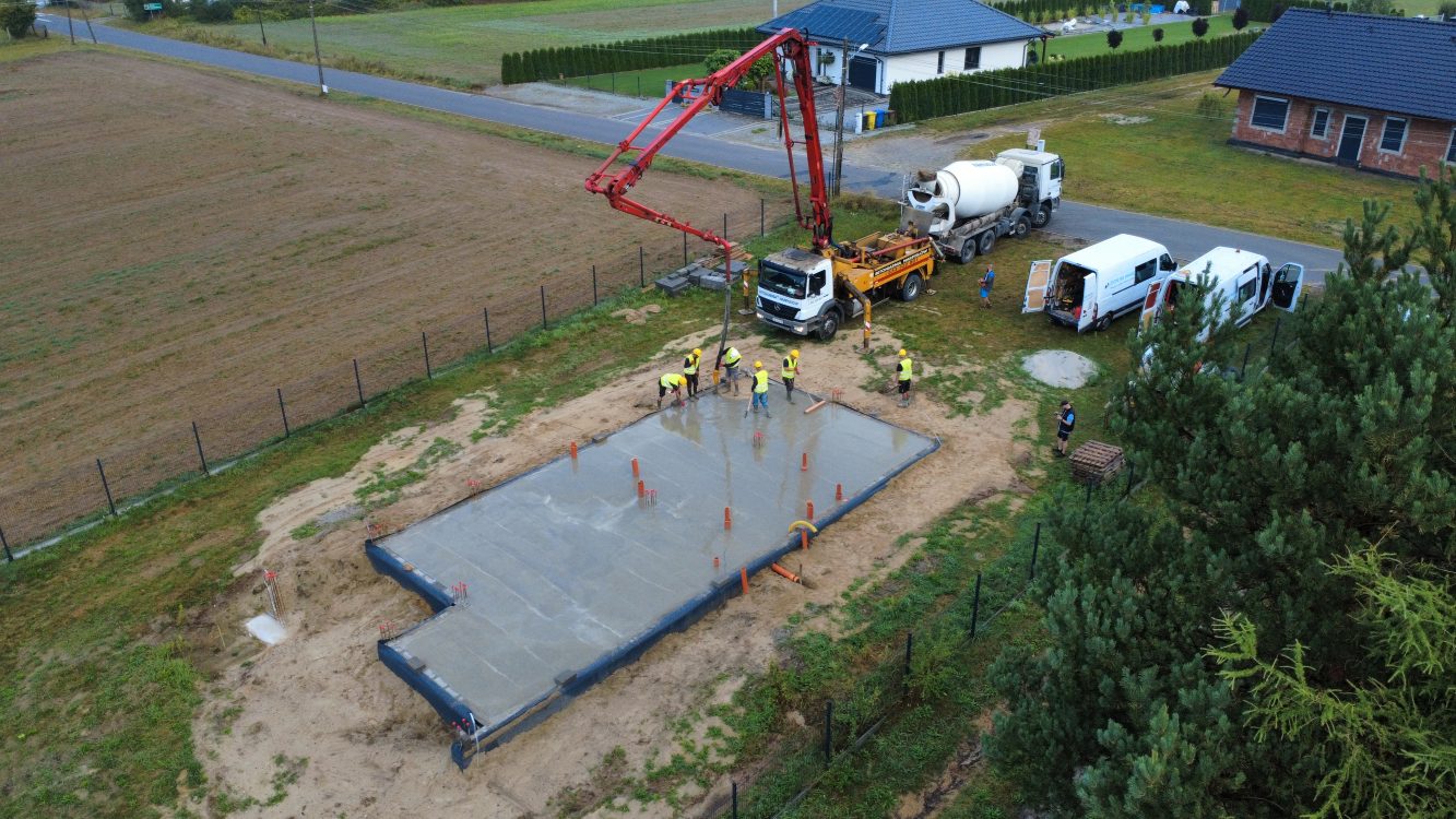 Kompleksowa budowa murowanego energooszczędnego domu jednorodzinnego 94 m2, okolice Namysłowa. Projekt firmy Archon: Dom w Kosaćcach 27