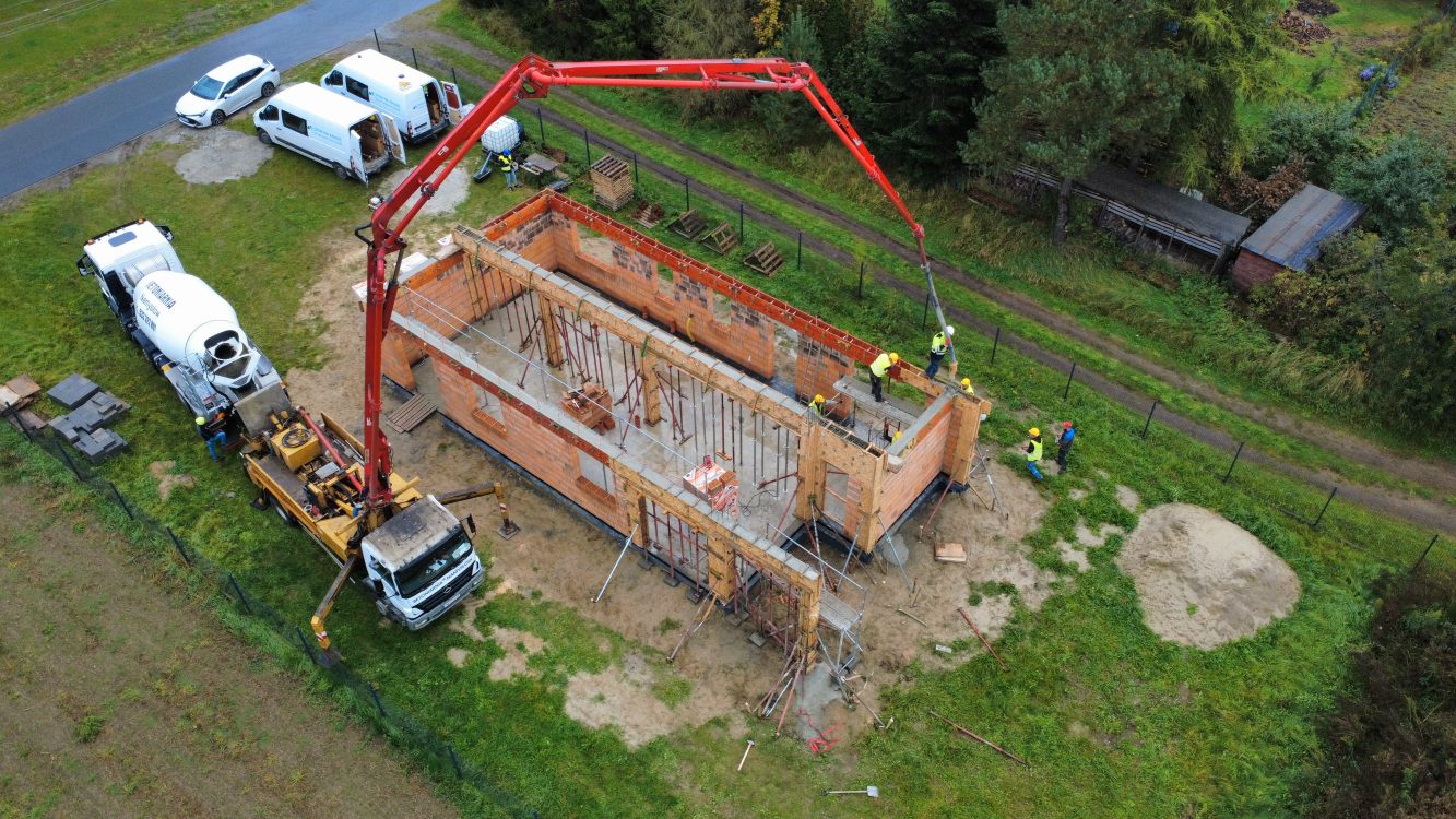 Kompleksowa budowa murowanego energooszczędnego domu jednorodzinnego 94 m2, okolice Namysłowa. Projekt firmy Archon: Dom w Kosaćcach 27