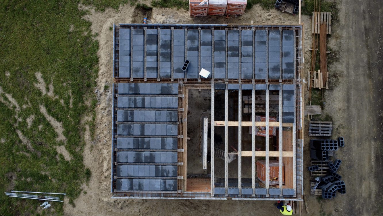 Kompleksowa budowa murowanego energooszczędnego domu jednorodzinnego do stanu surowego zamkniętego 90 m2, Namysłów. Projekt firmy Archon: Dom w Kronselkach 17 Kompleksowa budowa murowanego energooszczędnego domu jednorodzinnego do stanu surowego zamkniętego 90 m2, Namysłów. Projekt firmy Archon: Dom w Kronselkach