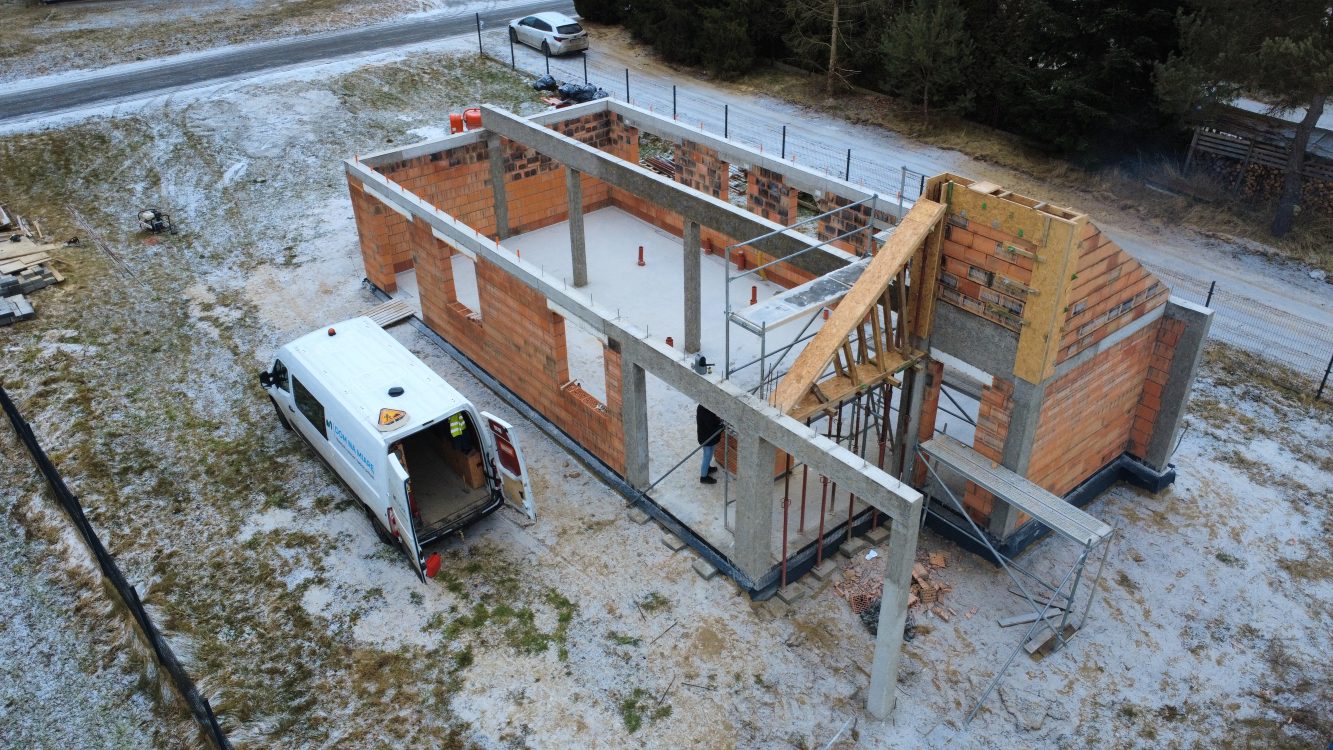 Kompleksowa budowa murowanego energooszczędnego domu jednorodzinnego 94 m2, okolice Namysłowa. Projekt firmy Archon: Dom w Kosaćcach 27