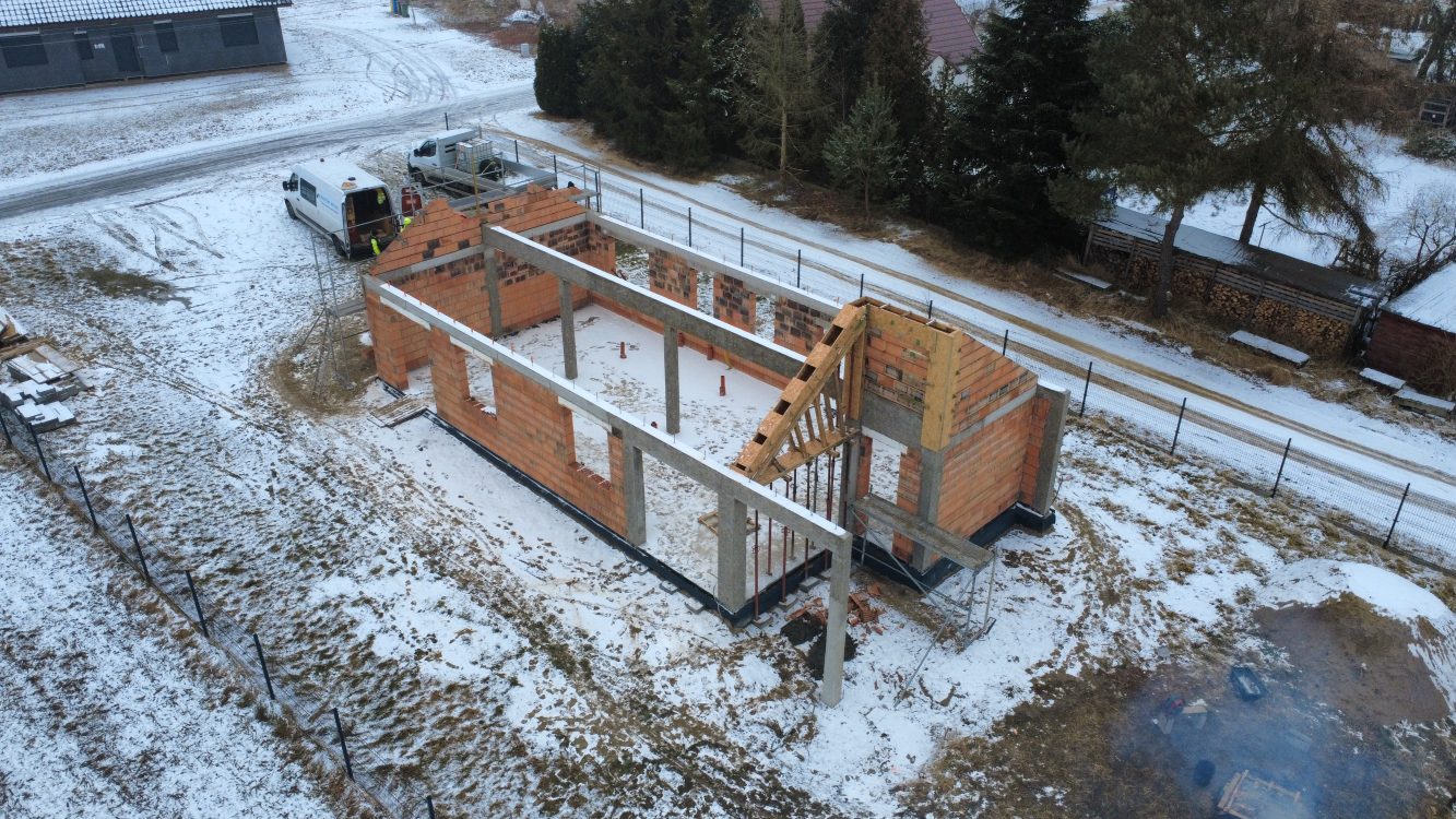 Kompleksowa budowa murowanego energooszczędnego domu jednorodzinnego 94 m2, okolice Namysłowa. Projekt firmy Archon: Dom w Kosaćcach 27